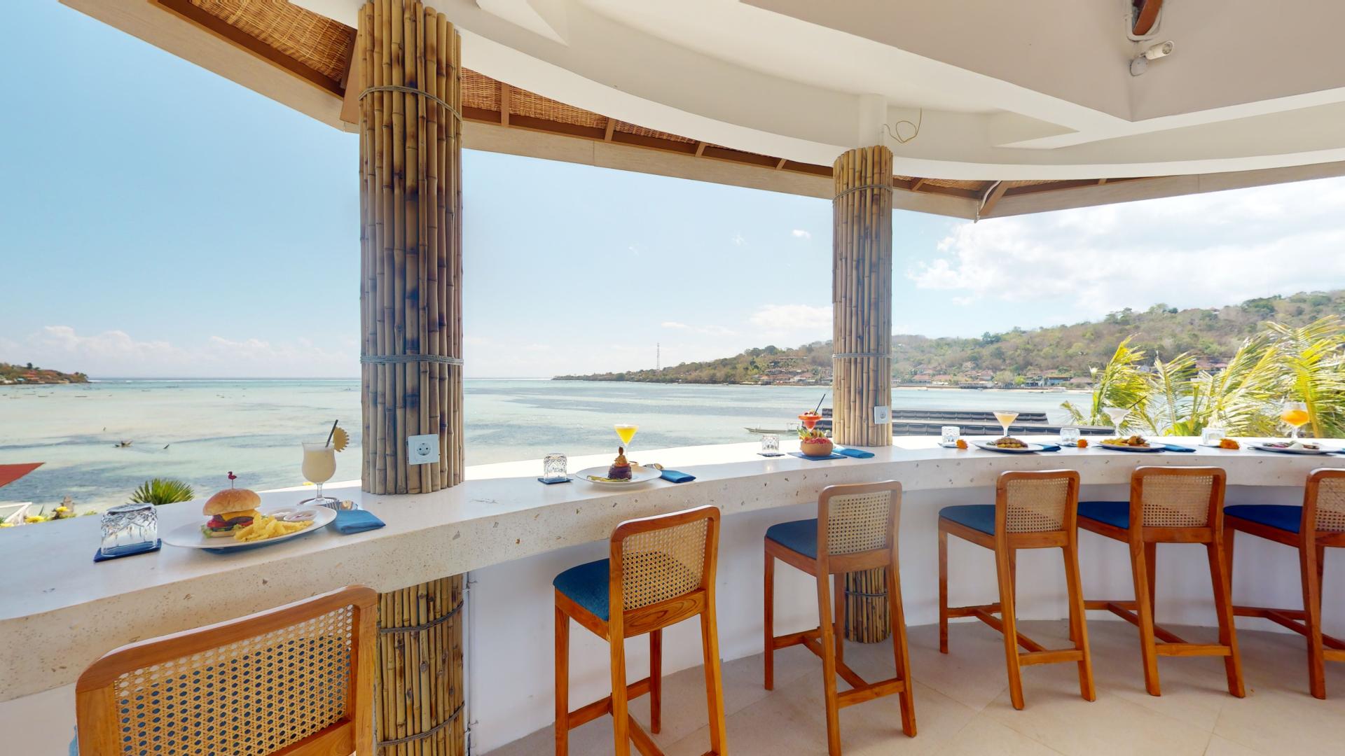 Oceanfront Dining at Segara Seaside Resort